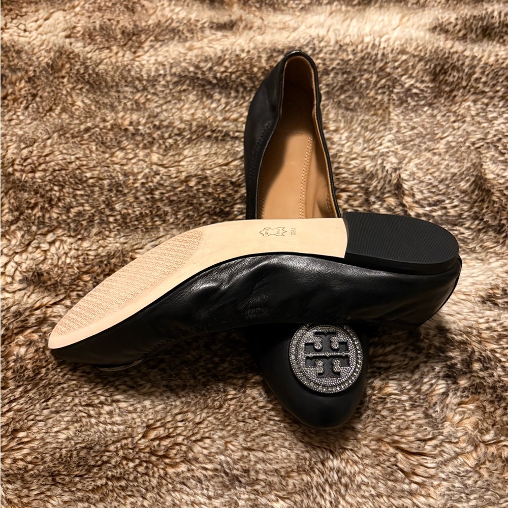 Tory Burch Black Leather Silver Logo Ballet Flats size 10.5 Crystal Medallions - Picture 5 of 6